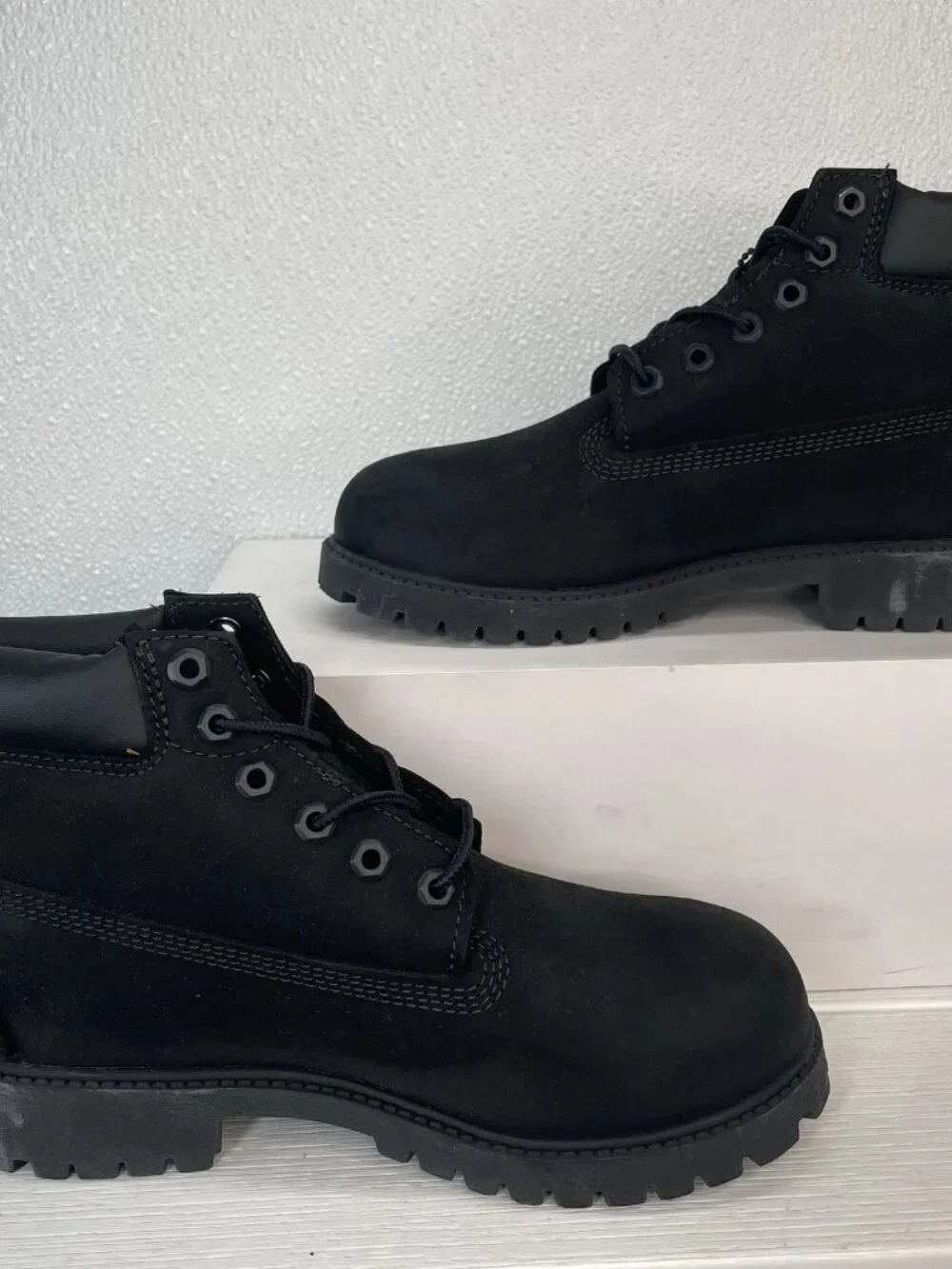 Timberland Youth Size 3 Premium 6 inch Waterproof Boot Black Nubuck Lace up
